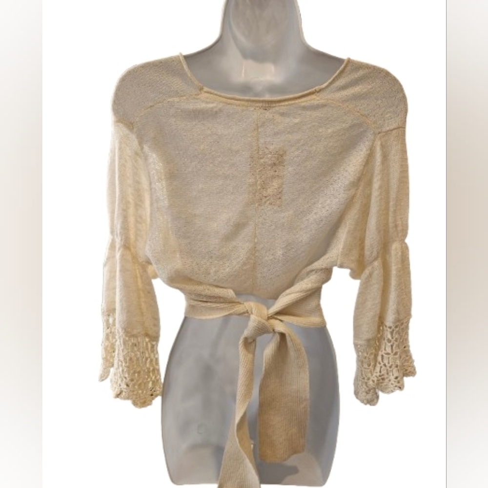Free People Wrap Tie Top Cream Crochet Bell Sleeve Boho Lightweight S NWT - Picture 2 of 7